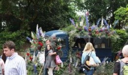 移动的花房在线观看,跟随镜头探索花房之美