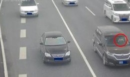 网友爆料车主违法吗视频,违法视频引发热议，车主行为引争议